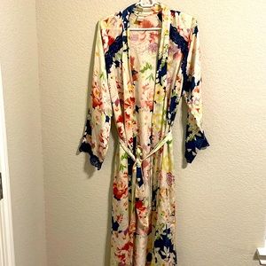 Couture by Cabernet 100% Silk Long Robes size L